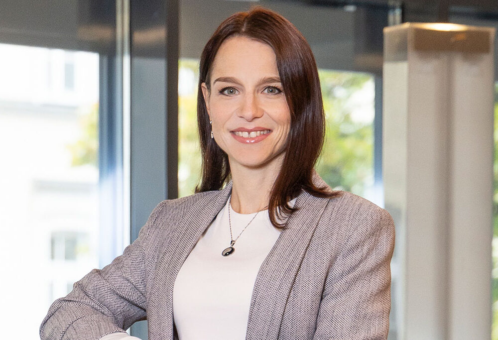 Christine Zangerl - Optikerin in Augenzentrum Tirol | Augenlasern, Grauer Star, ICL, Linsentausch
